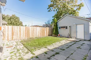 6339 S Troy St, Chicago, IL 60629 - Photo 17