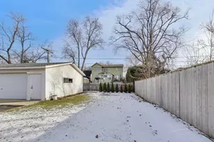 823 N Fernandez Ave, Arlington Heights, IL 60004 - Photo 19