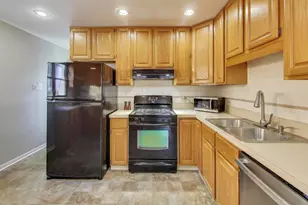 823 N Fernandez Ave, Arlington Heights, IL 60004 - Photo 7