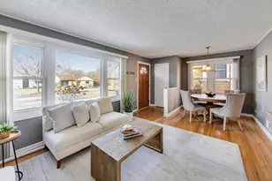 823 N Fernandez Ave, Arlington Heights, IL 60004 - Photo 3