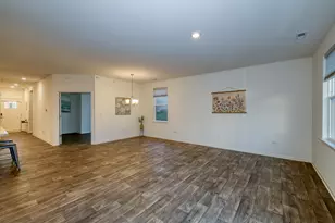 911 Darwin St, North Aurora, IL 60542 - Photo 9