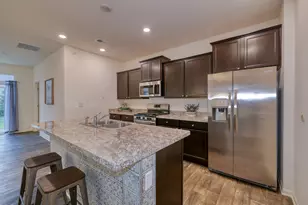 911 Darwin St, North Aurora, IL 60542 - Photo 3