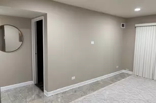 9388 Bay Colony Dr, Des Plaines, IL 60016 - Photo 7