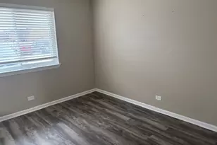 9388 Bay Colony Dr, Des Plaines, IL 60016 - Photo 13