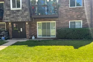 9388 Bay Colony Dr, Des Plaines, IL 60016 - Photo 1