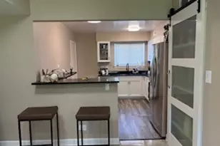 9388 Bay Colony Dr, Des Plaines, IL 60016 - Photo 5