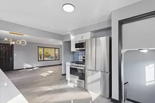 17641 Burnham Ave, Lansing, IL 60438 - Photo 9