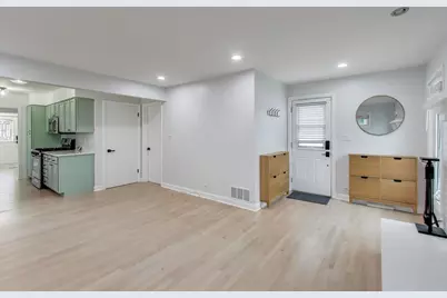 710 S Hawthorne Avenue, Elmhurst, IL 60126 - Photo 11