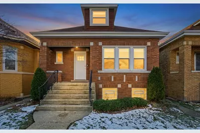 4935 W Carmen Avenue, Chicago, IL 60630 - Photo 1