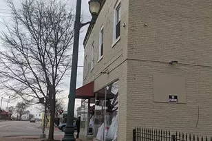 266 E Cass St, Joliet, IL 60432 - Photo 1