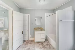 705 Nicholson St, Joliet, IL 60435 - Photo 13