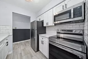 3241 S 50th Ct, Cicero, IL 60804 - Photo 13