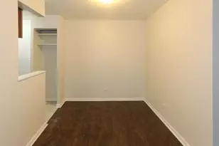 1040 W Hollywood Ave, Chicago, IL 60660 - Photo 7