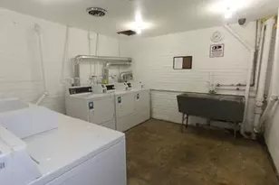 1040 W Hollywood Ave, Chicago, IL 60660 - Photo 19