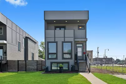 839 S 18th Avenue, Maywood, IL 60153 - Photo 1