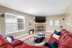 1606 Fairfax Ln, Oakbrook Terrace, IL 60181 - Photo 7