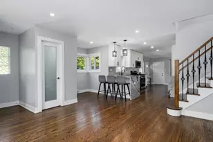 7225 N East Prairie Rd, Lincolnwood, IL 60712 - Photo 5