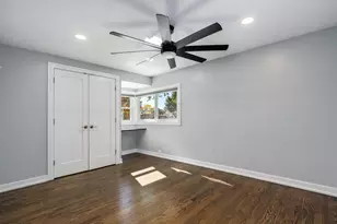 7225 N East Prairie Rd, Lincolnwood, IL 60712 - Photo 15