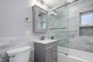 7225 N East Prairie Rd, Lincolnwood, IL 60712 - Photo 19