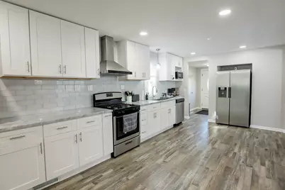 1015 N River Road, McHenry, IL 60051 - Photo 3