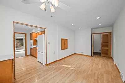 407 E Berkshire Lane, Mount Prospect, IL 60056 - Photo 7