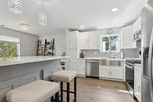 14949 Lake View Dr, Orland Park, IL 60462 - Photo 9