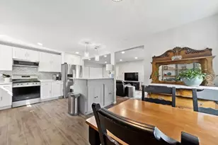 14949 Lake View Dr, Orland Park, IL 60462 - Photo 7