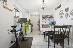 311 Meadow Ct, Vernon Hills, IL 60061 - Photo 7