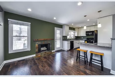 46 White Oak Circle #46, Saint Charles, IL 60174 - Photo 3