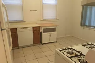 1749 W Barry Ave, Chicago, IL 60657 - Photo 13