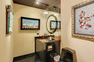 100 E Walton St, Chicago, IL 60611 - Photo 27