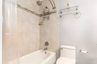 5900 Oakwood Dr, Lisle, IL 60532 - Photo 7