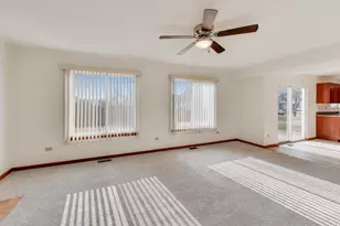 2910 Bloomfield Dr, Joliet, IL 60436 - Photo 11