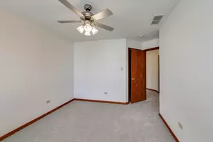 2910 Bloomfield Dr, Joliet, IL 60436 - Photo 23