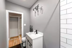 626 W Stratford Pl, Chicago, IL 60657 - Photo 11