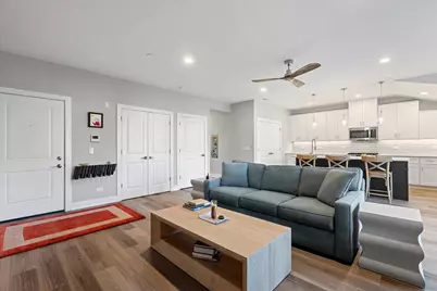 319 S Glendale Avenue #303, Barrington, IL 60010 - Photo 3