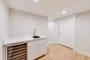 3339 N Ridgeway Ave, Chicago, IL 60618 - Photo 17