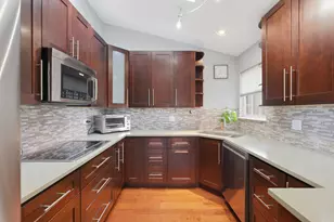 1164 Talbots Ln, Elk Grove Village, IL 60007 - Photo 13