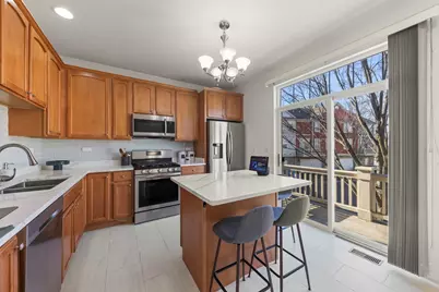 1081 Bartholdi Court, Carol Stream, IL 60188 - Photo 9