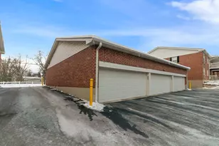 565 Maple Ave, Lisle, IL 60532 - Photo 17