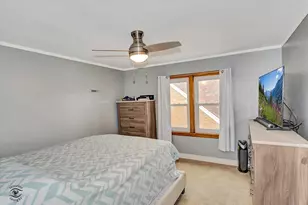 9521 S Sawyer Ave, Evergreen Park, IL 60805 - Photo 19