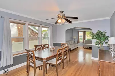 9521 S Sawyer Avenue, Evergreen Park, IL 60805 - Photo 7