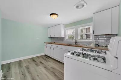 10002 S Torrence Avenue, Chicago, IL 60617 - Photo 7