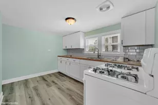 10002 S Torrence Ave, Chicago, IL 60617 - Photo 7