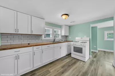 10002 S Torrence Avenue, Chicago, IL 60617 - Photo 5