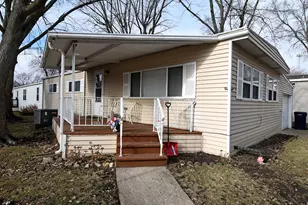 1134 Lakeview Rd, Elgin, IL 60123 - Photo 5