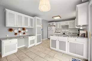 430 Turnbury Ct E, Dekalb, IL 60115 - Photo 3