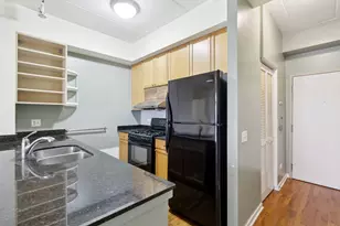 974 W 35th Pl, Chicago, IL 60609 - Photo 5