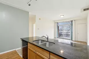 974 W 35th Pl, Chicago, IL 60609 - Photo 7