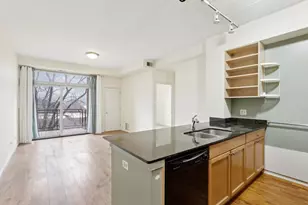 974 W 35th Pl, Chicago, IL 60609 - Photo 3